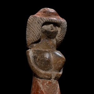 Valdivia female figurine