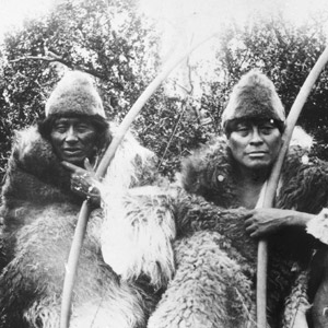 Selk'nam hunters