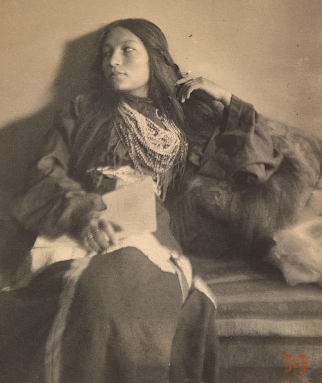 Joseph T. Keiley (1869–1914), Zitkala-Ša or Gertrude Simmons Bonnin (Dakota, 1876–1938), 1898, Glycerine-developed platinum print, National Portrait Gallery, Smithsonian Institution. NPG.2006.10