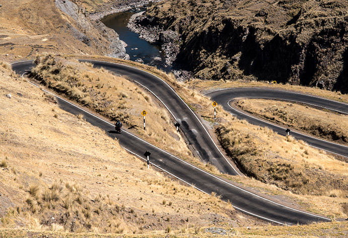 Modern highway near the Q’eswachaka suspension bridge