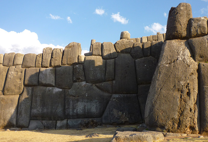 zig zag walls of sacsaywaman