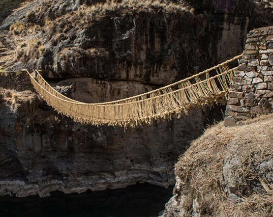 Puente Q’eswachaka, 2014. Fotografía por Doug McMains, NMAI.